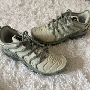 Women’s size 9.5 grey VaporMax